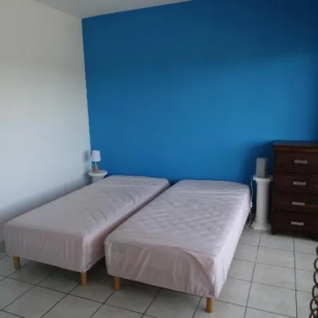 Hyeres, 2 Bedrooms, 4 Persons - Fr-1-335-77