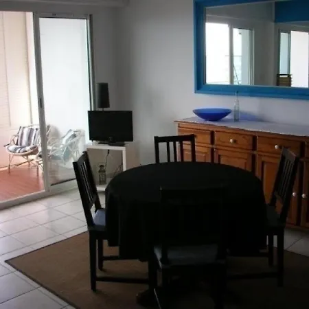 Hyeres, 2 Bedrooms, 4 Persons - Fr-1-335-77 Hyères
